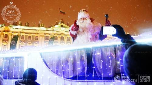 Новогодний паровоз для Деда Мороза Дворцовая площадь 2018 Санкт-Петербург