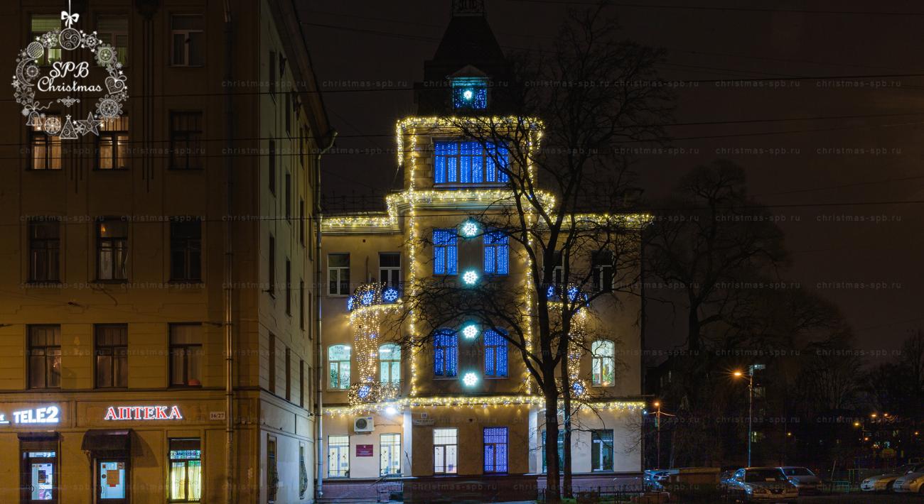 Объект: Централизованная бухгалтерия администрации Красногвардейского района
Световое оформление фасада к Новому году. В проекте использованы: световая бахрома, гирлянда нить, неоновые снежинки, гирлянда дождь.