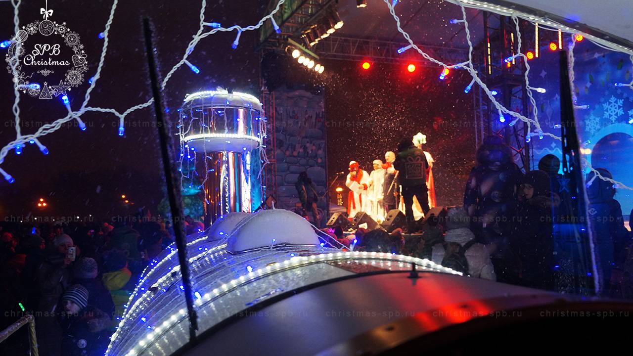 Наша компания создала волшебный транспорт для встречи Деда Мороза на Дворцовой площади в 2017г. Работа выполнена в кротчайшие сроки (3 дня) от разработки дизайн проекта до реализации проекта в жизнь. В проекте использованы гирлянды: занавес 560LED, панно «Сосульки», лента LED, бахрома.