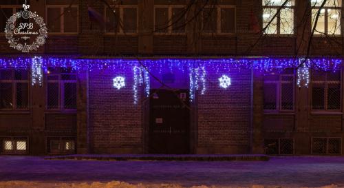 Новогодние украшение фасада школы ГБОУ №507 Санкт-Петербург