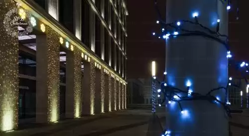 Украшение гирляндами фасада бизнес-центр Невская Ратуша Санкт-Петербург