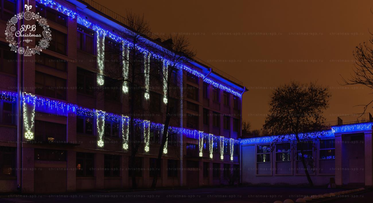 Объект: школа № 507
Новогоднее оформление фасад школы светодиодными гирляндами. В проекте использованы: световая бахрома, нить, снежинки из дюралайта.
