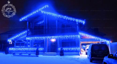 Подсветка дома светодиодными гирляндами синего цвета